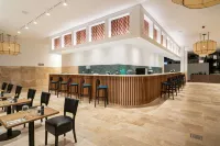 曼格羅夫海灘科倫登庫拉索全包飯店，希爾頓Curio系列的The Rif - 酒吧