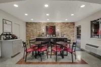 Red Roof Inn Crossville - parking