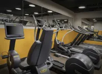 Freepoint Hotel Cambridge, Tapestry Collection by Hilton - Gym