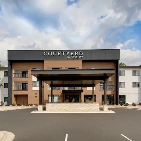 Courtyard Grand Rapids Airport