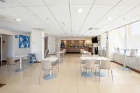 City Express by Marriott Lazaro Cardenas - parkir