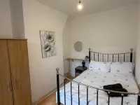 Cosy Liverpool Gem for a Relaxing Getaway Hotels near FACT