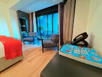 Point B Guest House -Sustainable Solar Energy - Water Park