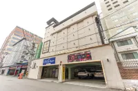 DK Hotel - 1-Star