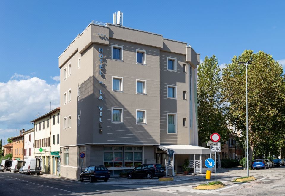 Hotel De La Ville depandance di Hotel Augustus - Housity