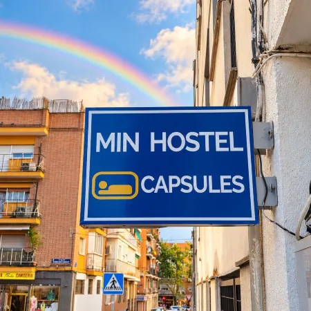 Min Hostel Capsules Free Towels & Luggage Storage