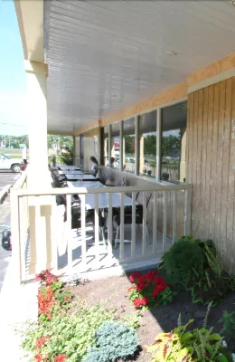 Wainfleet Motel & Restaurant Hotels in Port Colborne