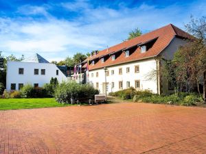 Wohlfuhlhotel IM Schlosspark - Self CheckIn