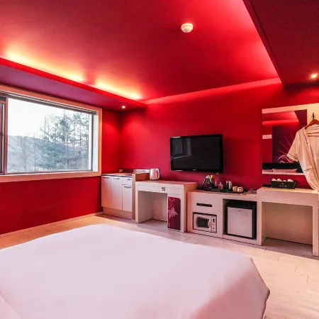 Yangpyeong Motel Sharp Отели рядом с достопримечательностью «Поле для гольфа Oak Valley Resort»
