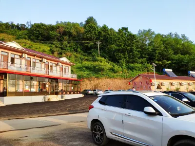 Kuandian Lujiangchun Farmyard