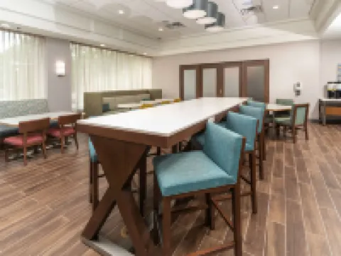 ハンプトン イン スウェズボロ フィラデルフィア グロスターのホテル