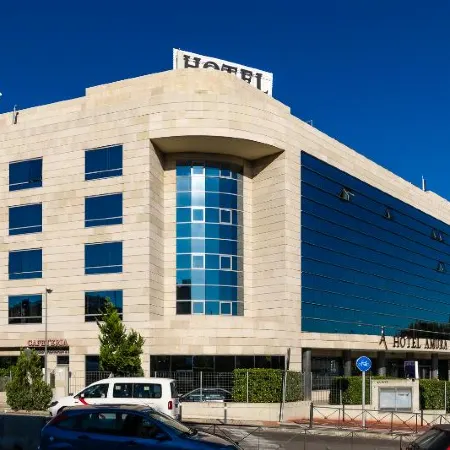 Amura Alcobendas Отели рядом с достопримечательностью «Станция метро Montecarmelo»