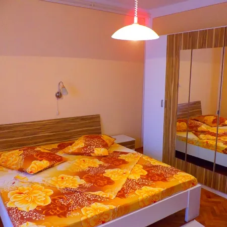 Beautiful Apartment with Balcony, Island Rab