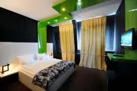 Plaza V Executive Hotel