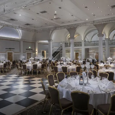 The Queens Hotel Hotels near Leeds City Museum