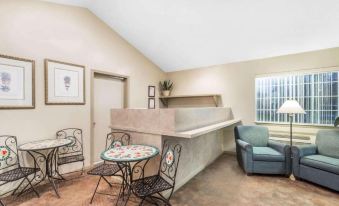 Super 8 by Wyndham Madison