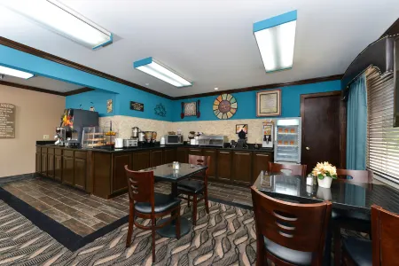 Baymont by Wyndham Ardmore I-35 Отели рядом с достопримечательностью «Публичная библиотека Ардмор»