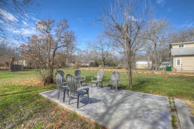Chateaux de Callis-Walk to Main Street! Hotels near The Texas Silver Rush