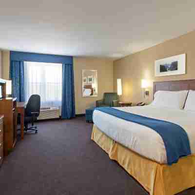 Holiday Inn Express Deer Lake Rooms
