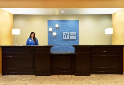 1. 홀리데이 인 익..