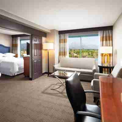 喜來登Fairplex套房與會議中心 Rooms