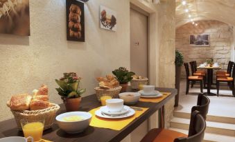 Hotel Saint Honore 85