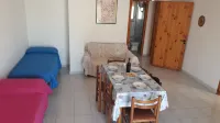 Casa vacanza con due balconi, per sei persone e vicina al mare di San Foca