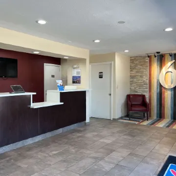 Motel 6 Hattiesburg, MS