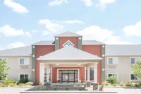 Howard Johnson by Wyndham Oacoma Hotel & Suites Hotels in Oacoma