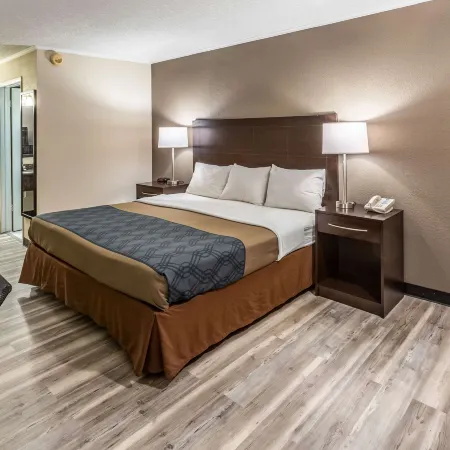 Baymont Inn & Suites Newton IA