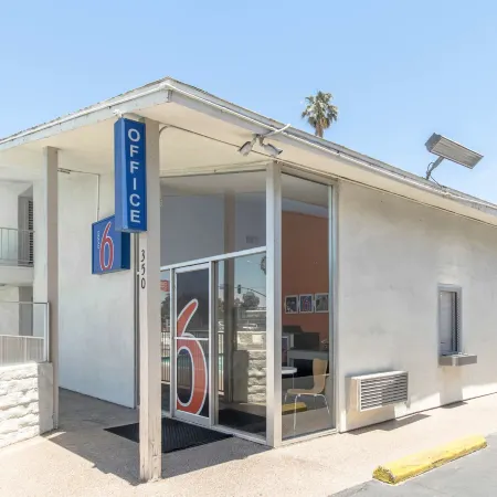 Motel 6 Bakersfield, CA - Central