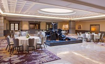 6. Hyatt Ce..