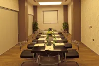 Orty Airport Hotel فنادق في Menderes