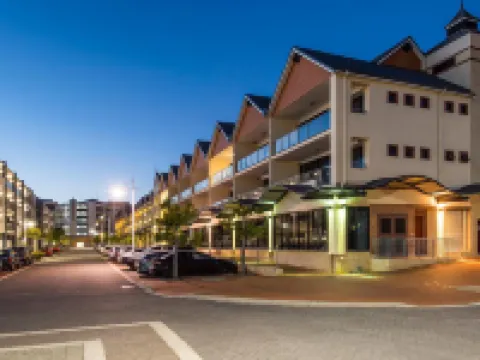 海豚碼頭公寓 曼哲拉酒店