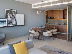 The WB Abu Dhabi Hotel, Curio Collection by Hilton