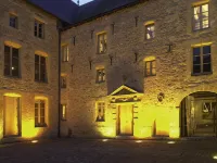 ibis Charleville-Mezières Hôtels à proximité de : Relais de la Poste aux Chevaux de Launois-sur-Vence