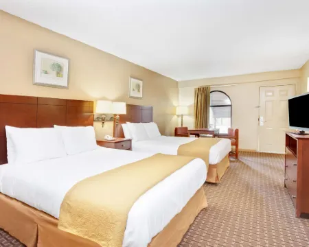 Days Inn & Suites by Wyndham Stockbridge South Atlanta Hotels in Stockbridge