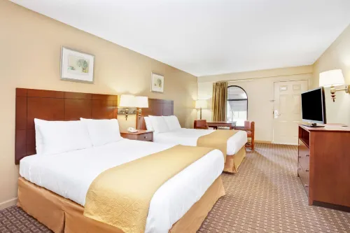 Days Inn & Suites by Wyndham Stockbridge South Atlanta Hotel a Stockbridge
