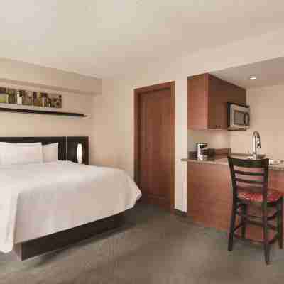 Embassy Suites by Hilton Montreal Rooms