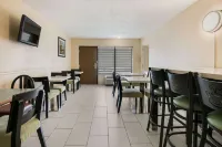 Quality Inn & Suites Mt Chalet - breakfast