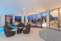 Caneiros Luxury House & Suites - piscina