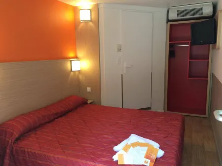 Premiere Classe Marseille Est - la Valentine Отели рядом с достопримечательностью «Eglise Sainte-Rita de Marseille»