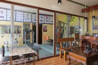 Flory's Inn Hotels in Liloan