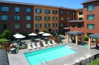 Oxford Suites Chico - Uima-altaat