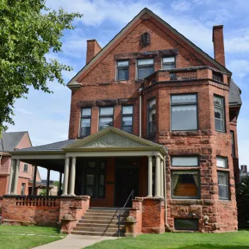 The Inn on Ferry Street Hotels near Main | Detroit Public Library