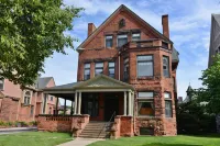 The Inn on Ferry Street - parking