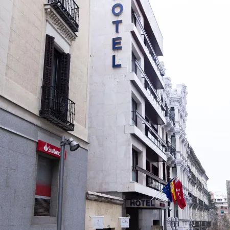 Hotel Serrano Отели рядом с достопримечательностью «Улица Серрано»