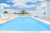 Days Inn by Wyndham Mountain Home - Pools