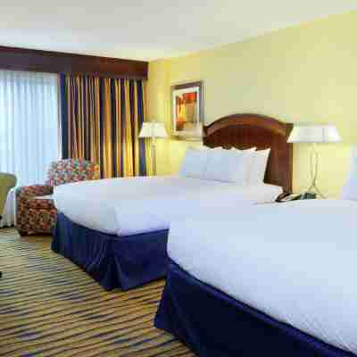 DoubleTree by Hilton Greensboro Rooms