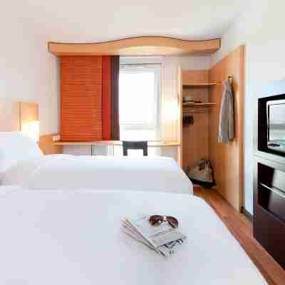 Hôtel ibis Lyon Est Chaponnay Rooms
